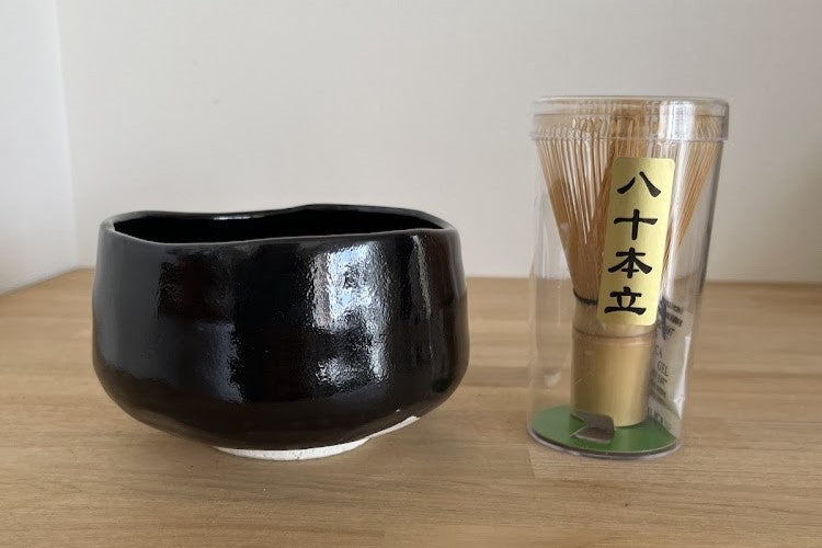 美濃焼抹茶茶碗＆八十本立茶筅セット Black